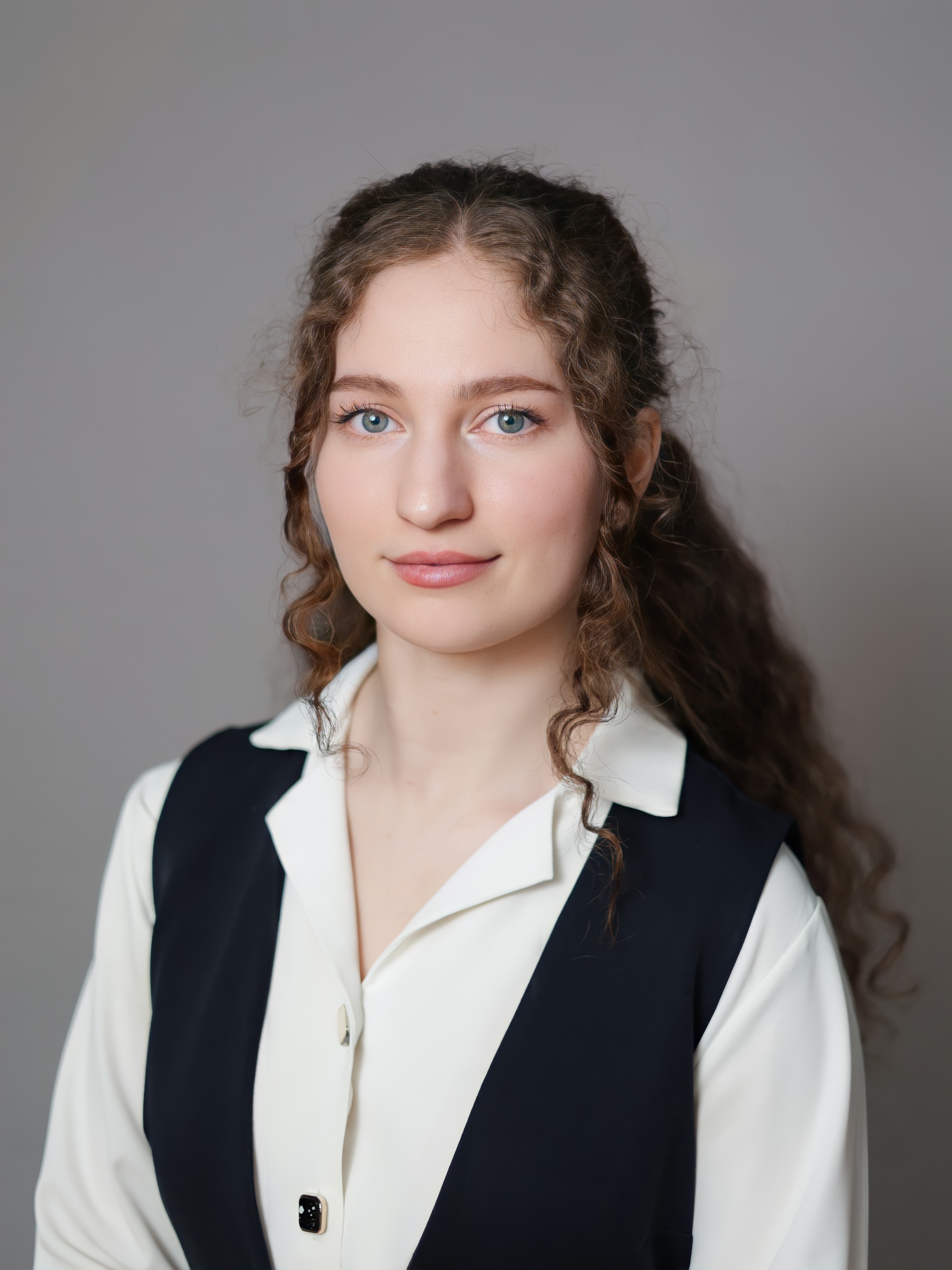 Ажмякова Анна Александровна.